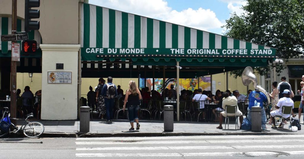 cafe du monde in New Orleans